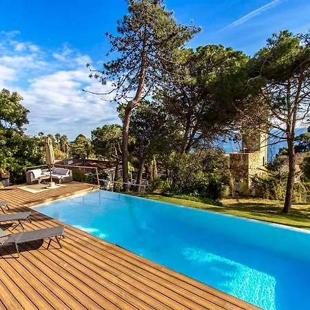 Villa Maximo